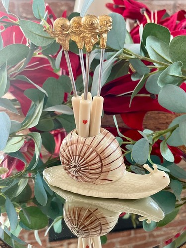 Novelty snail shaped - snail,